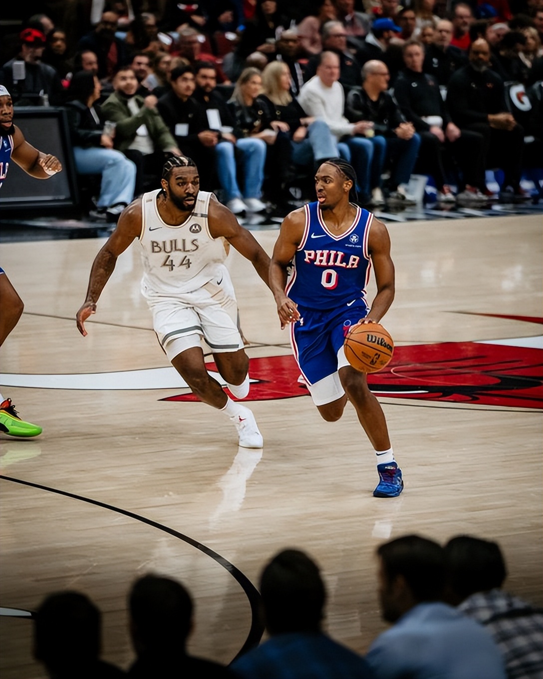 马赛队新援表现出色,助球队逆转击败对手 马赛队新援表现出色,助球队逆转击败对手