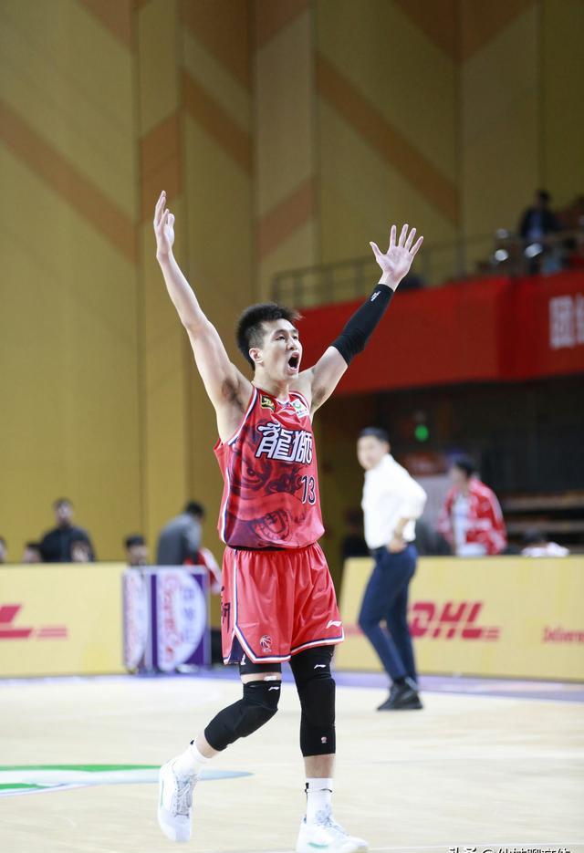 职业篮球联赛中球员们的表现备受瞩目 职业篮球联赛中球员们的表现备受瞩目