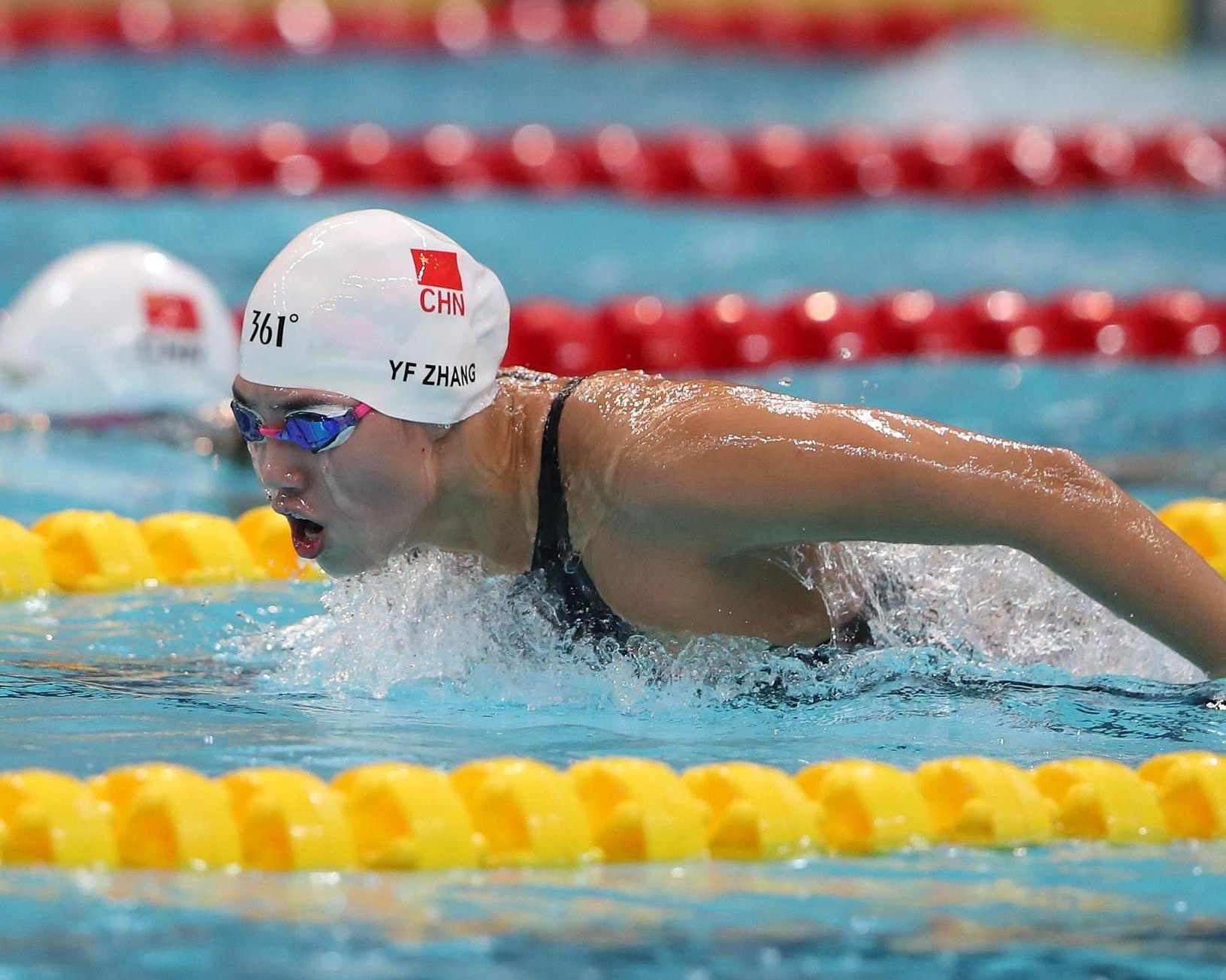 激烈竞争:世界一流运动员碰撞火花的简单介绍 激烈竞争:世界一流运动员碰撞火花的简单介绍