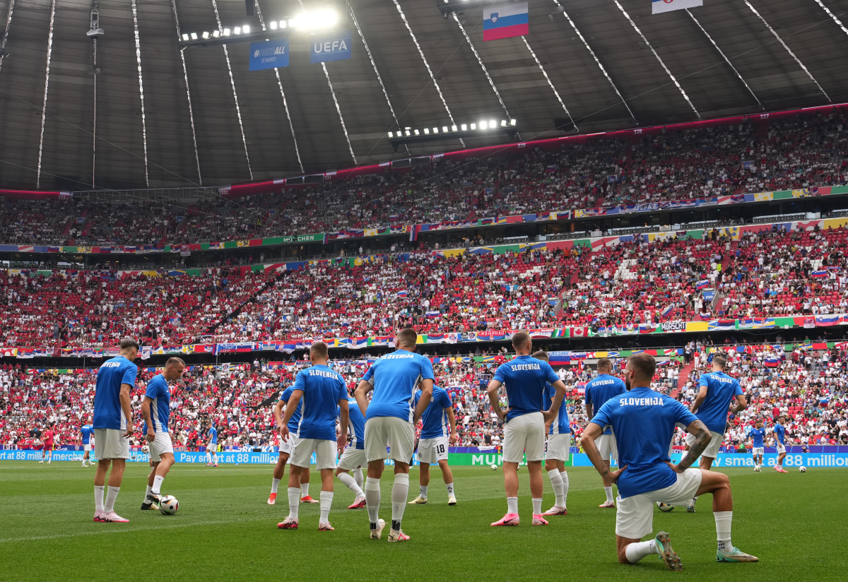 包含一众球星联手取胜,展现出团队合作精神的词条 包含一众球星联手取胜,展现出团队合作精神的词条