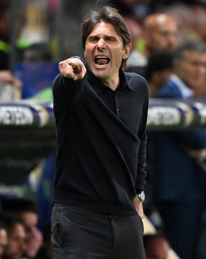 帕尔马挑战那不勒斯,迎接艰难考验 帕尔马挑战那不勒斯,迎接艰难考验