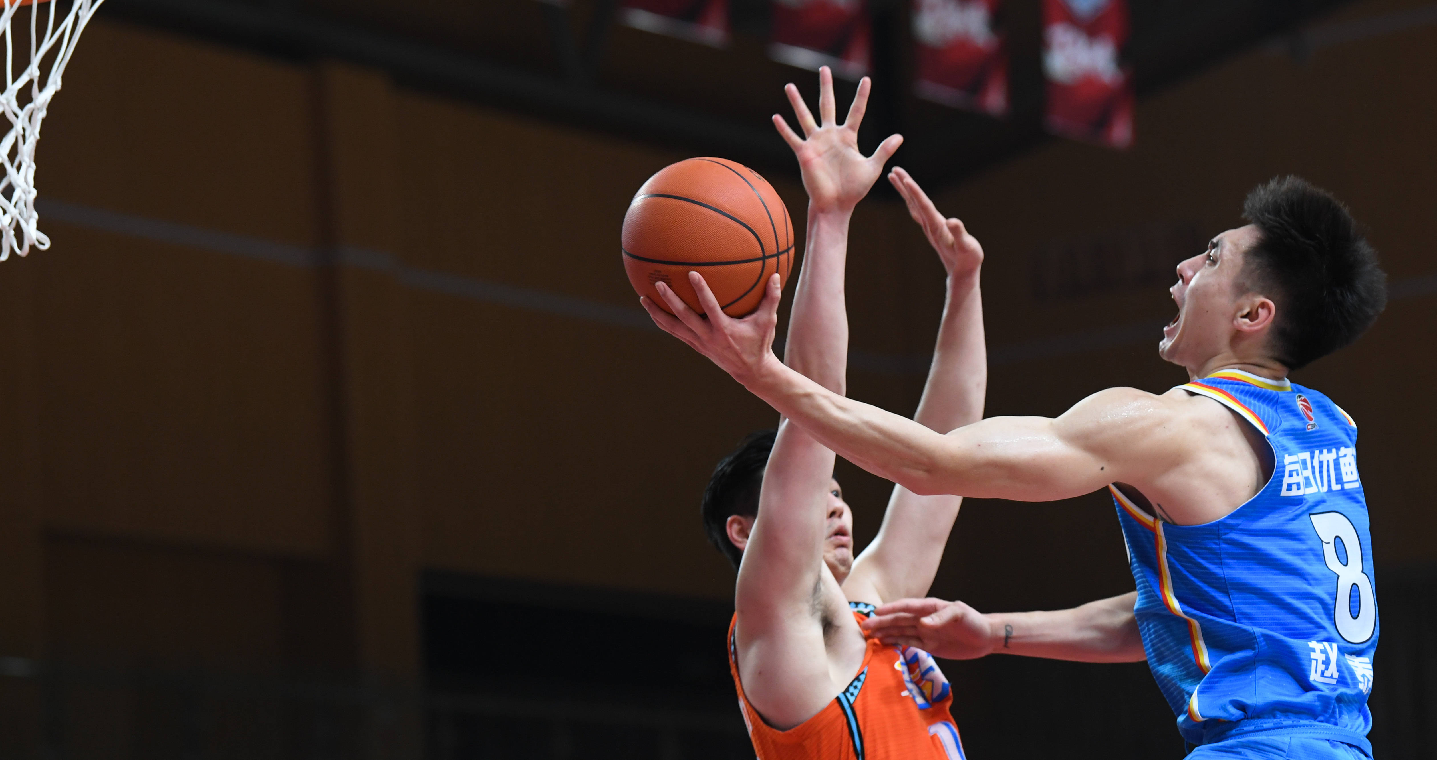 队员风采!比赛中表现出色的球员引人注目 队员风采!比赛中表现出色的球员引人注目