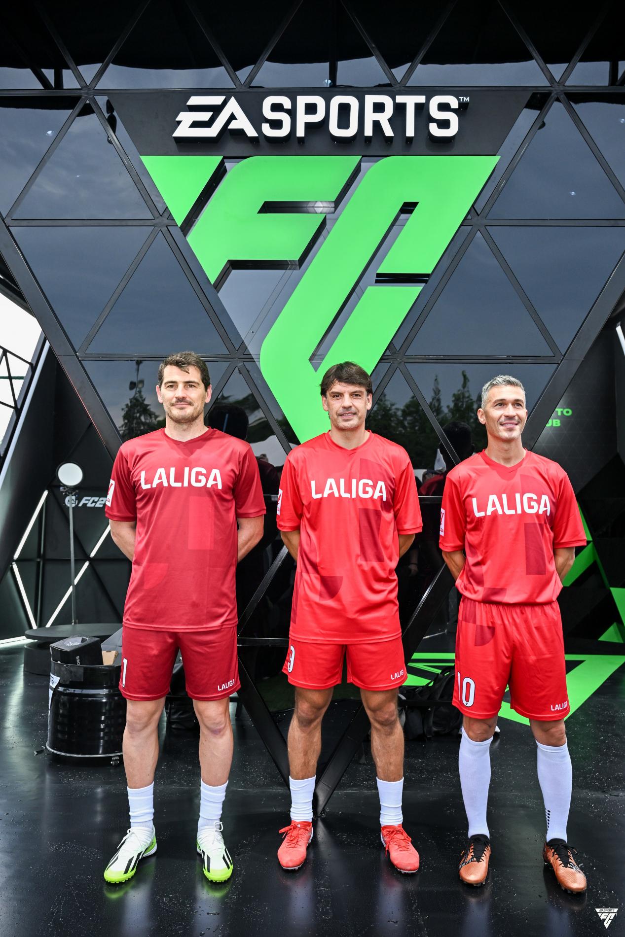 西甲联赛俱乐部邀请中超球员加入 西甲联赛俱乐部邀请中超球员加入