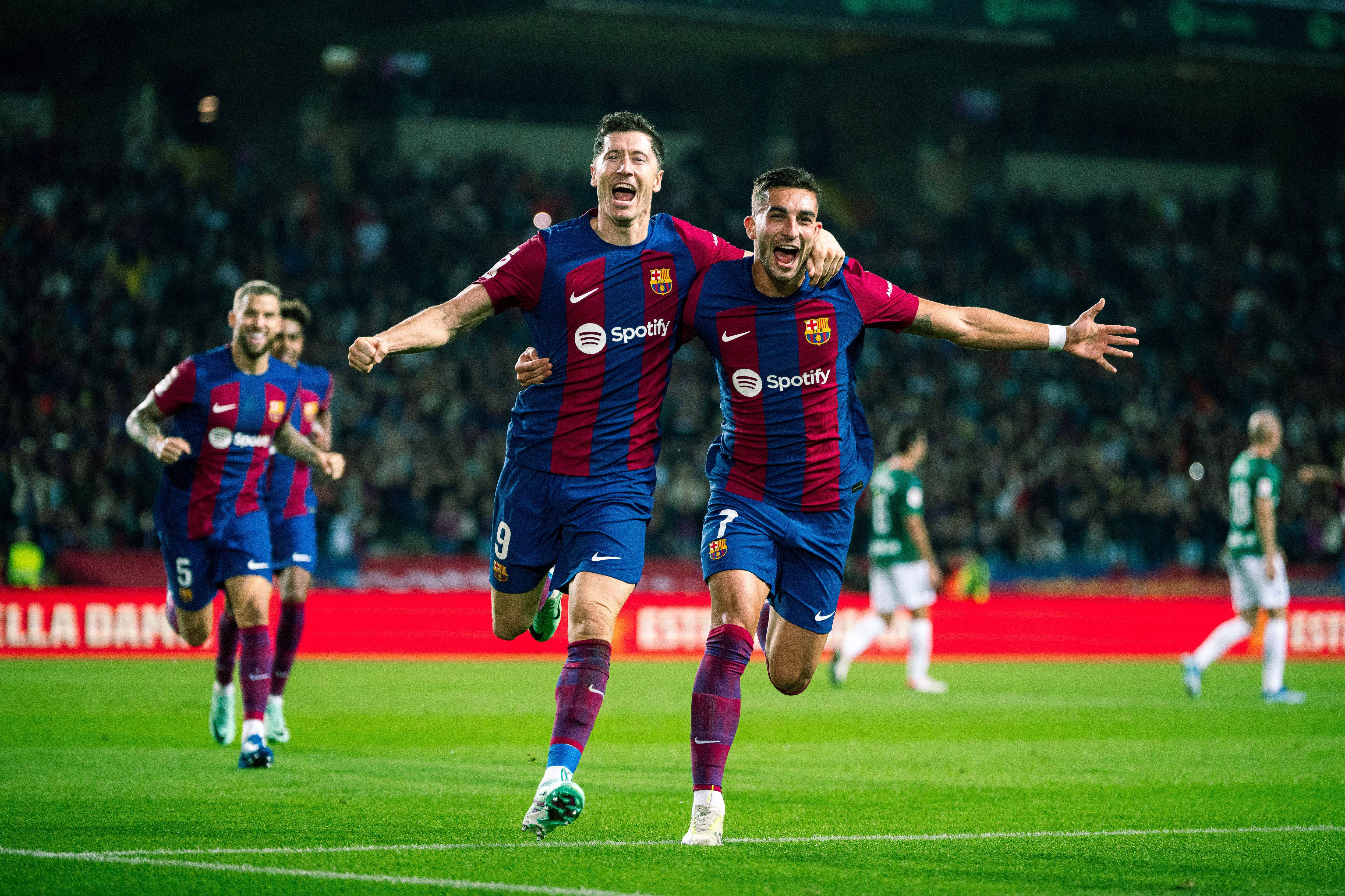 关于拜仁慕尼黑大胜切尔西，轻松晋级淘汰赛的信息