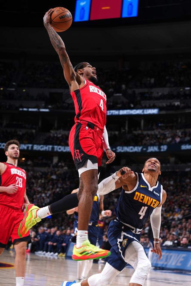 欧洲篮球巨星在比赛中完美表现惊艳全场 欧洲篮球巨星在比赛中完美表现惊艳全场