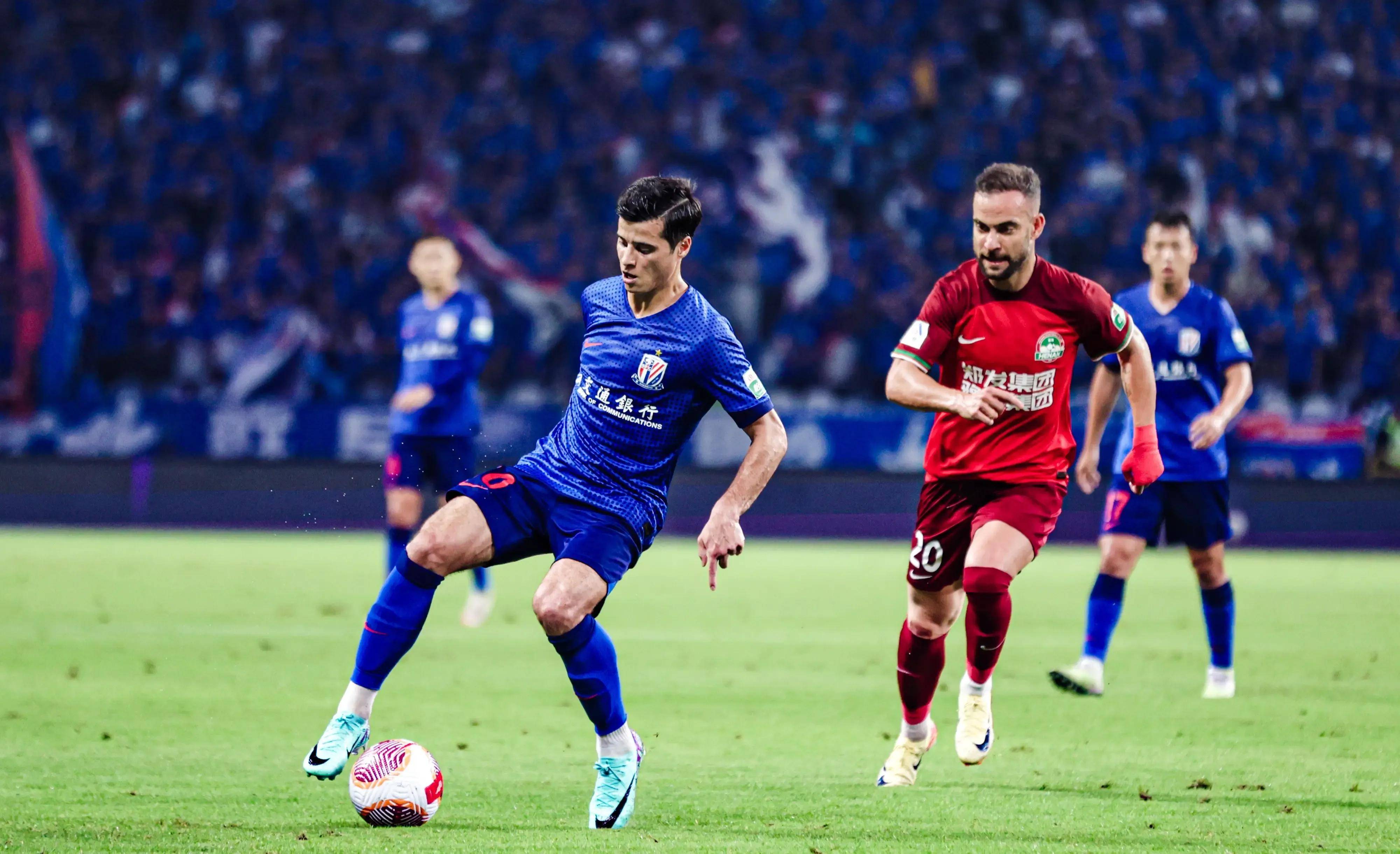 利物浦豪取联赛五连胜,紧咬切尔西领先的简单介绍 利物浦豪取联赛五连胜,紧咬切尔西领先的简单介绍