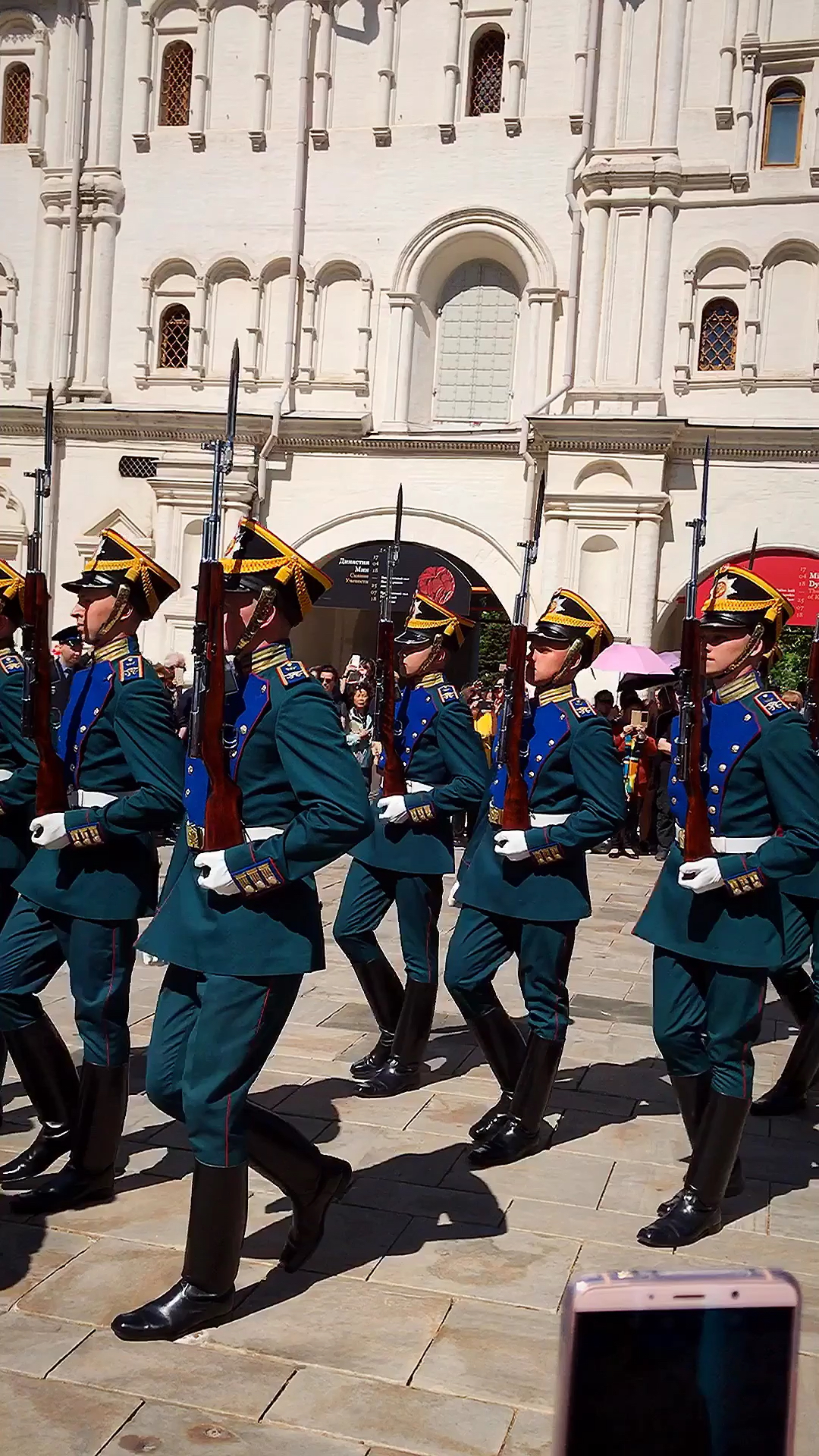 俄罗斯队喜迎胜利,士气高涨的简单介绍 俄罗斯队喜迎胜利,士气高涨的简单介绍