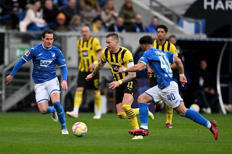 萨沃拉客场惨败,形势岌岌可危 萨沃拉客场惨败,形势岌岌可危