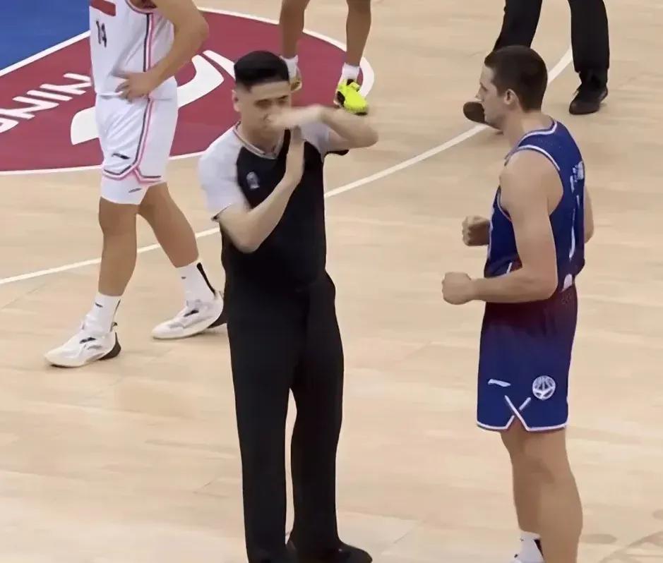 全球球迷关注的焦点,都集中在比赛结果上 全球球迷关注的焦点,都集中在比赛结果上