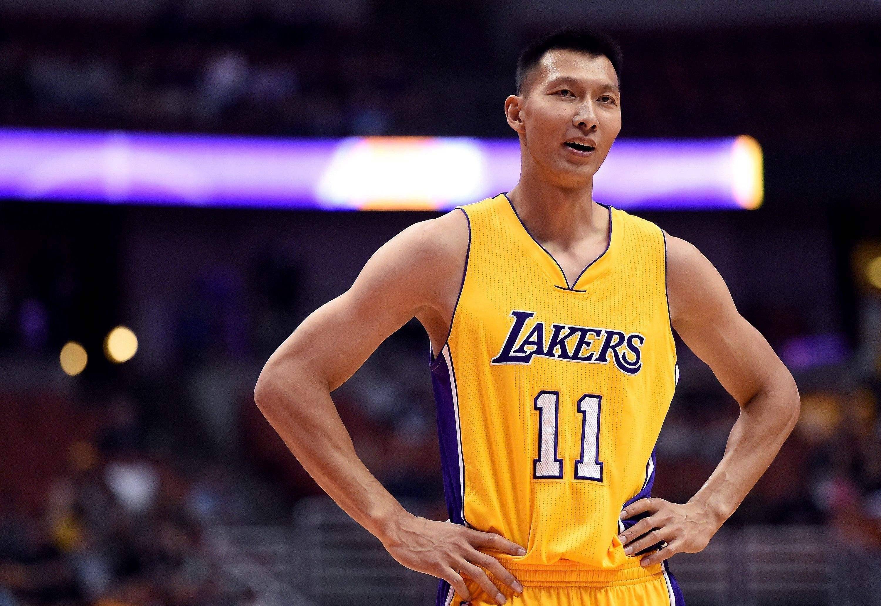 篮球明星在社交媒体上晒日常,引发粉丝热议 篮球明星在社交媒体上晒日常,引发粉丝热议