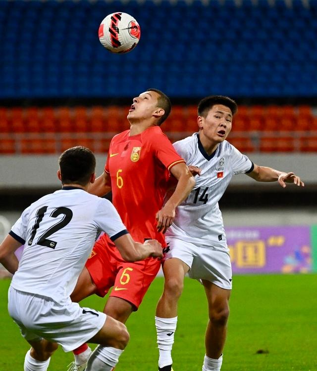 亚洲青年球员在国际赛事中实现突破,备受瞩目 亚洲青年球员在国际赛事中实现突破,备受瞩目