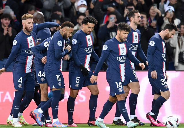 斯特拉斯堡豪取连胜,稳固领先位置 斯特拉斯堡豪取连胜,稳固领先位置