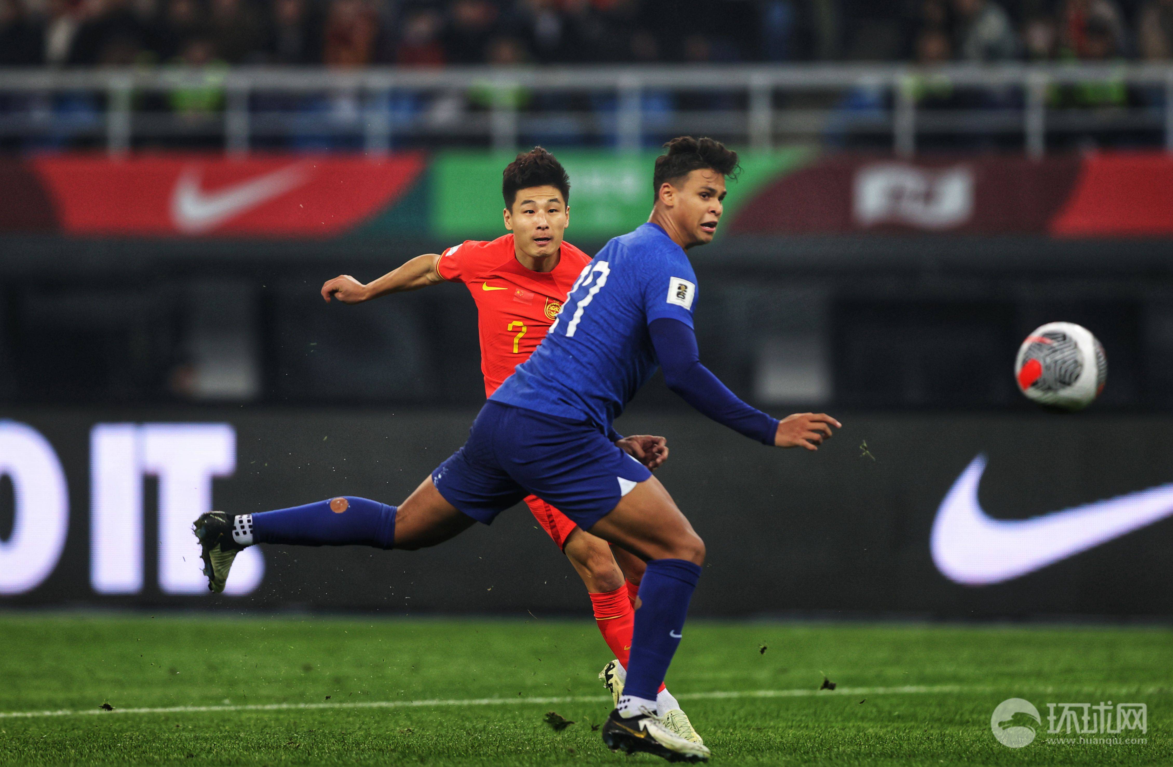 亚洲足球赛事中球场上的精彩瞬间 亚洲足球赛事中球场上的精彩瞬间