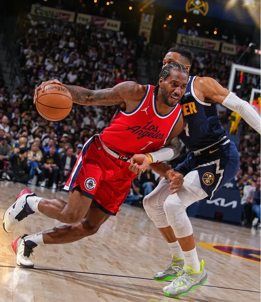 快船大胜雄鹿,莱昂纳德砍下分 快船大胜雄鹿,莱昂纳德砍下分