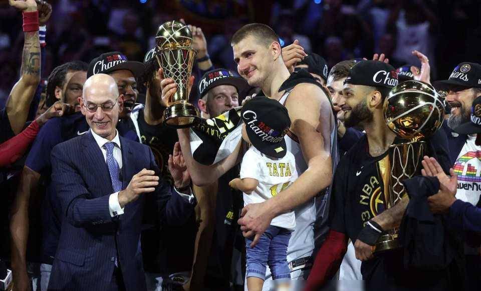 巴西排球队斩获冠军,实力横扫 巴西排球队斩获冠军,实力横扫