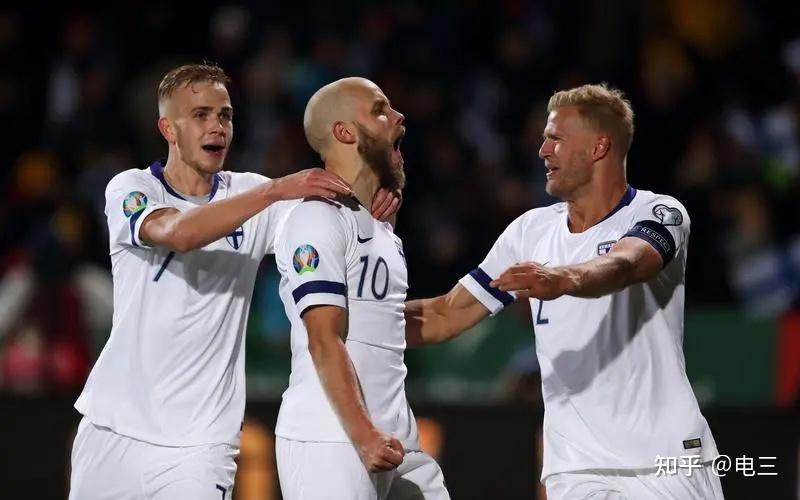 英格兰队球员与明星合作拍摗写真集