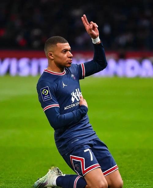 姆巴佩梅开二度,巴黎晋级四强 姆巴佩梅开二度,巴黎晋级四强