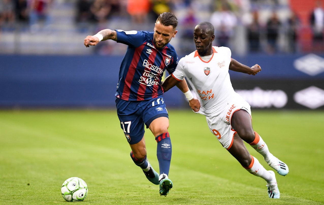 包含卡昂客场险胜南特,取得奇迹三分的词条 包含卡昂客场险胜南特,取得奇迹三分的词条