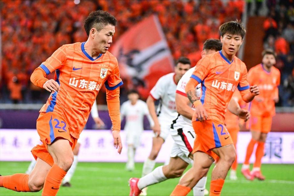 包含鲁能主场战平华夏幸福,保持稳定表现的词条 包含鲁能主场战平华夏幸福,保持稳定表现的词条