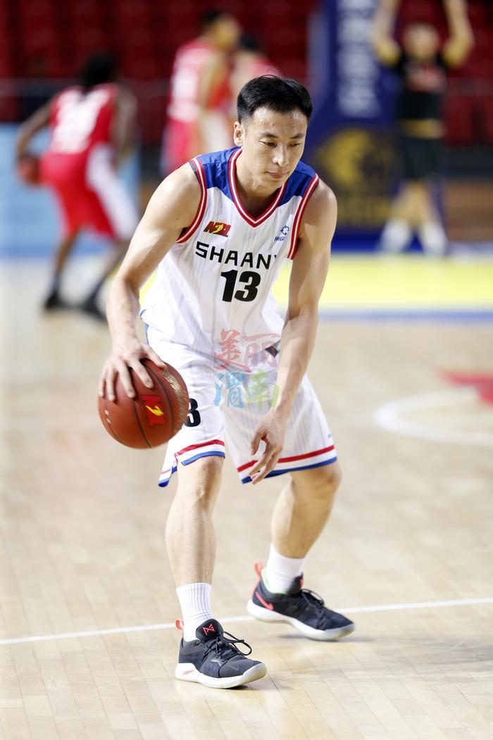 陕西男篮主场告捷,迎来胜利满足 陕西男篮主场告捷,迎来胜利满足