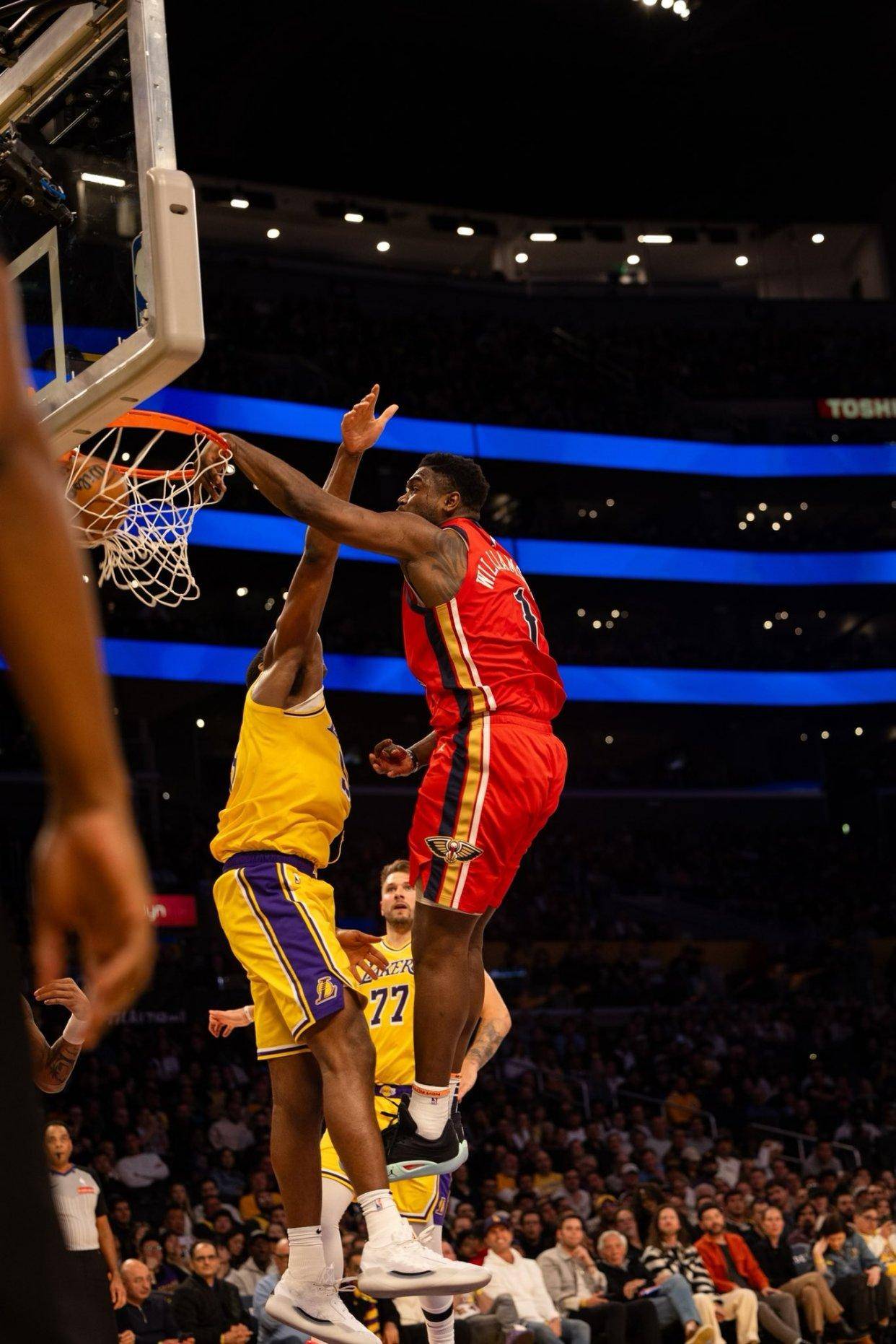 湖人豪取连胜,紧咬西部前锋位置 湖人豪取连胜,紧咬西部前锋位置