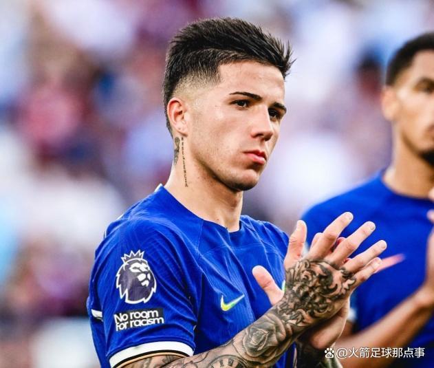 建业前锋巴索戈表现平平,球队进攻端需加强 建业前锋巴索戈表现平平,球队进攻端需加强