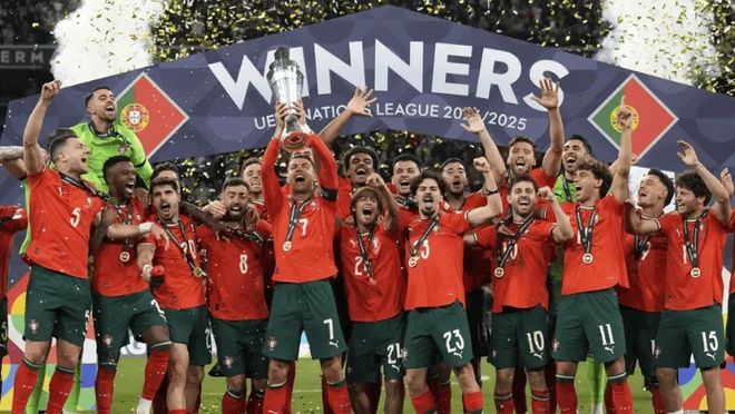 葡萄牙国家队赢得胜利,在欧国联中稳居榜首 葡萄牙国家队赢得胜利,在欧国联中稳居榜首