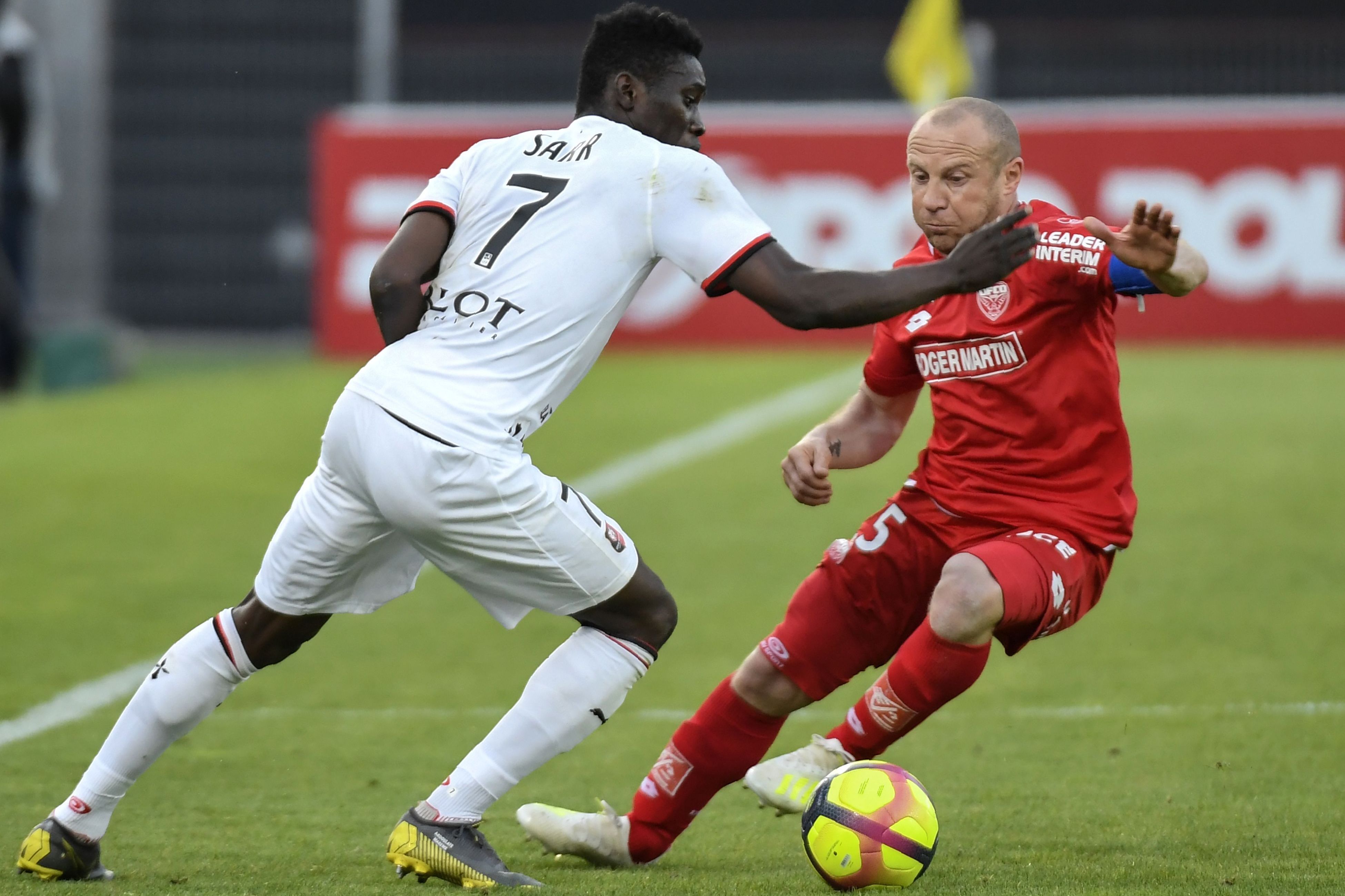 道斯姆联客场一胜难求,保级艰辛 道斯姆联客场一胜难求,保级艰辛