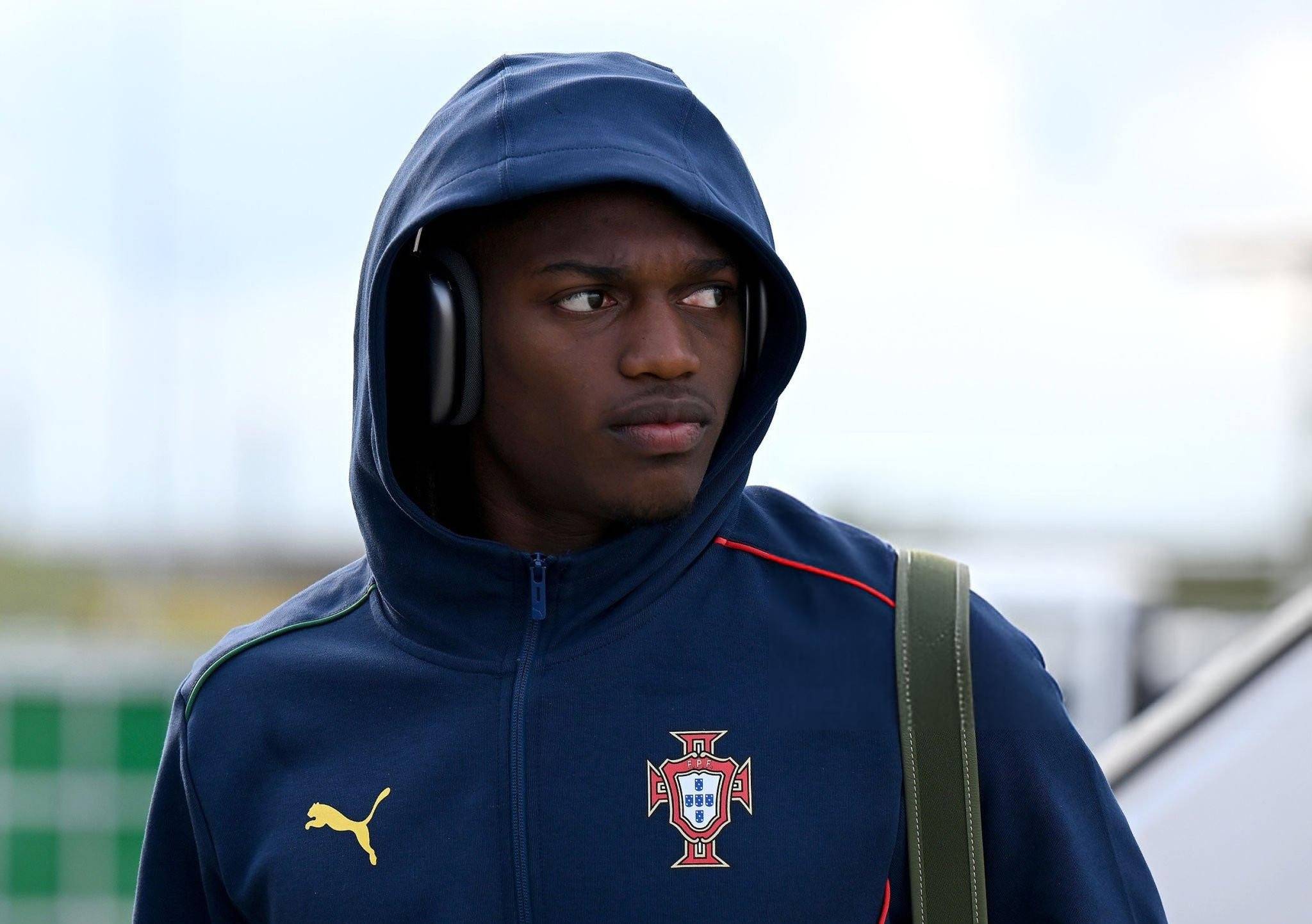 欧国联半决赛战况激烈,球迷热血沸腾支持球队 欧国联半决赛战况激烈,球迷热血沸腾支持球队