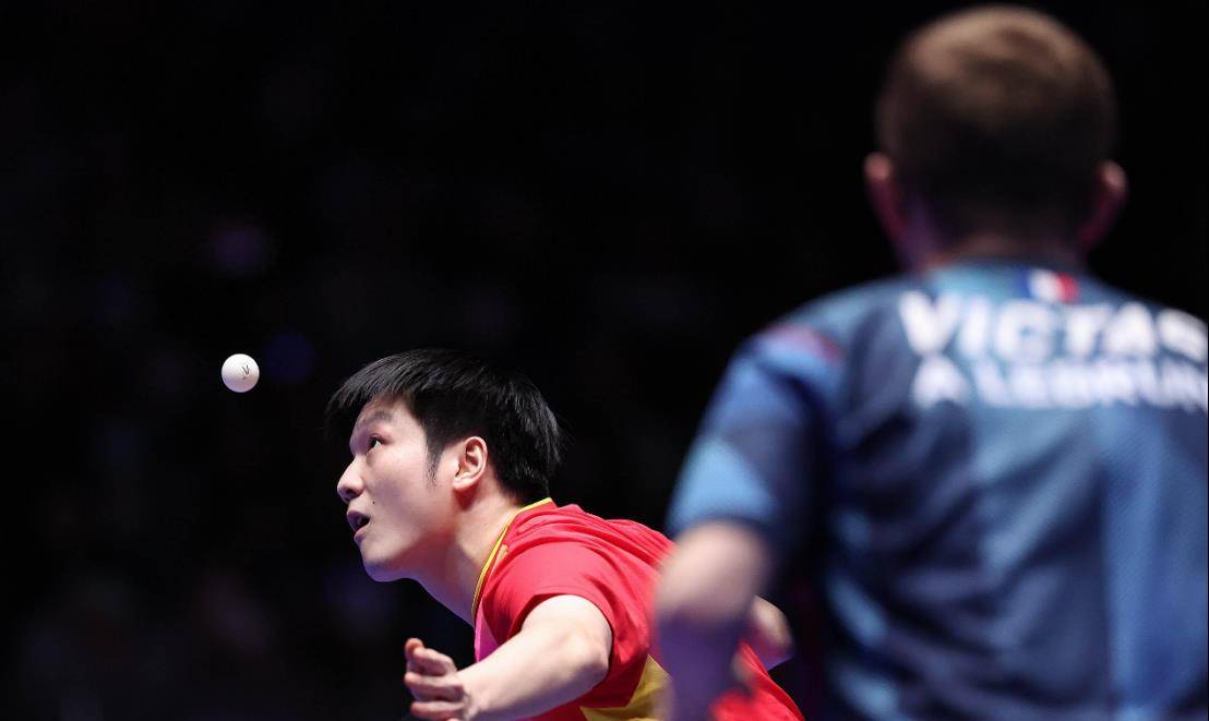 加的斯队员团结一心,力克劲敌 加的斯队员团结一心,力克劲敌