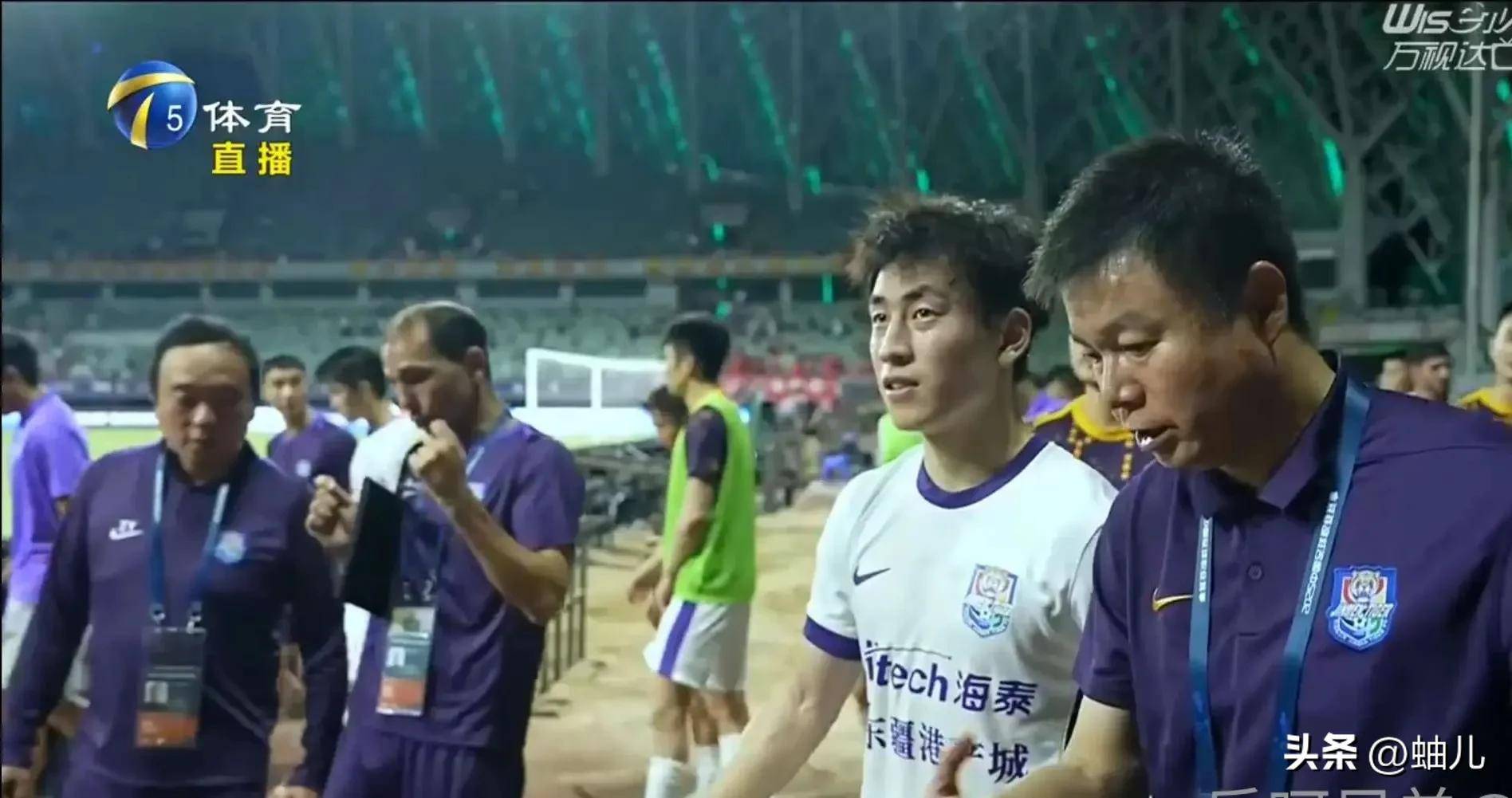 孔雀胜掘金,球员表现漂亮受到球迷喜爱 孔雀胜掘金,球员表现漂亮受到球迷喜爱