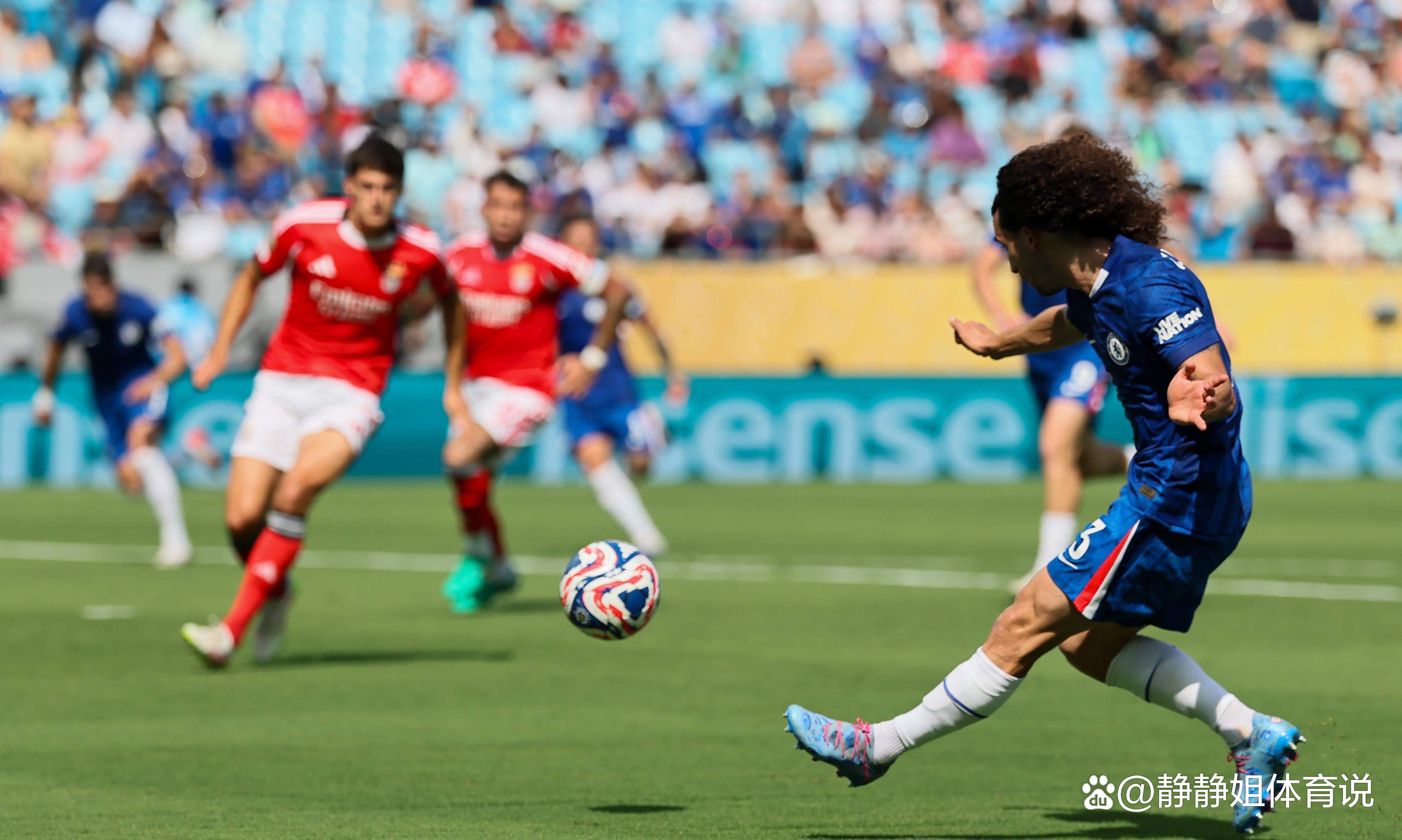 关于切尔西大胜塞维利亚，锁定小组第一名的信息