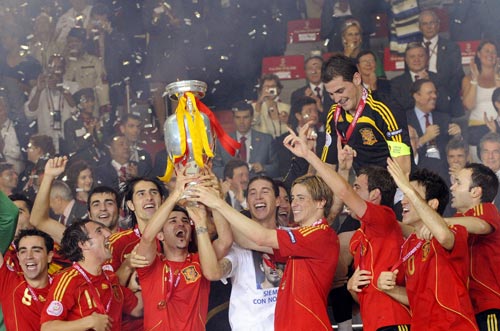 无懈可击!东西对阵激烈,东队最终获胜晋级的简单介绍 无懈可击!东西对阵激烈,东队最终获胜晋级的简单介绍