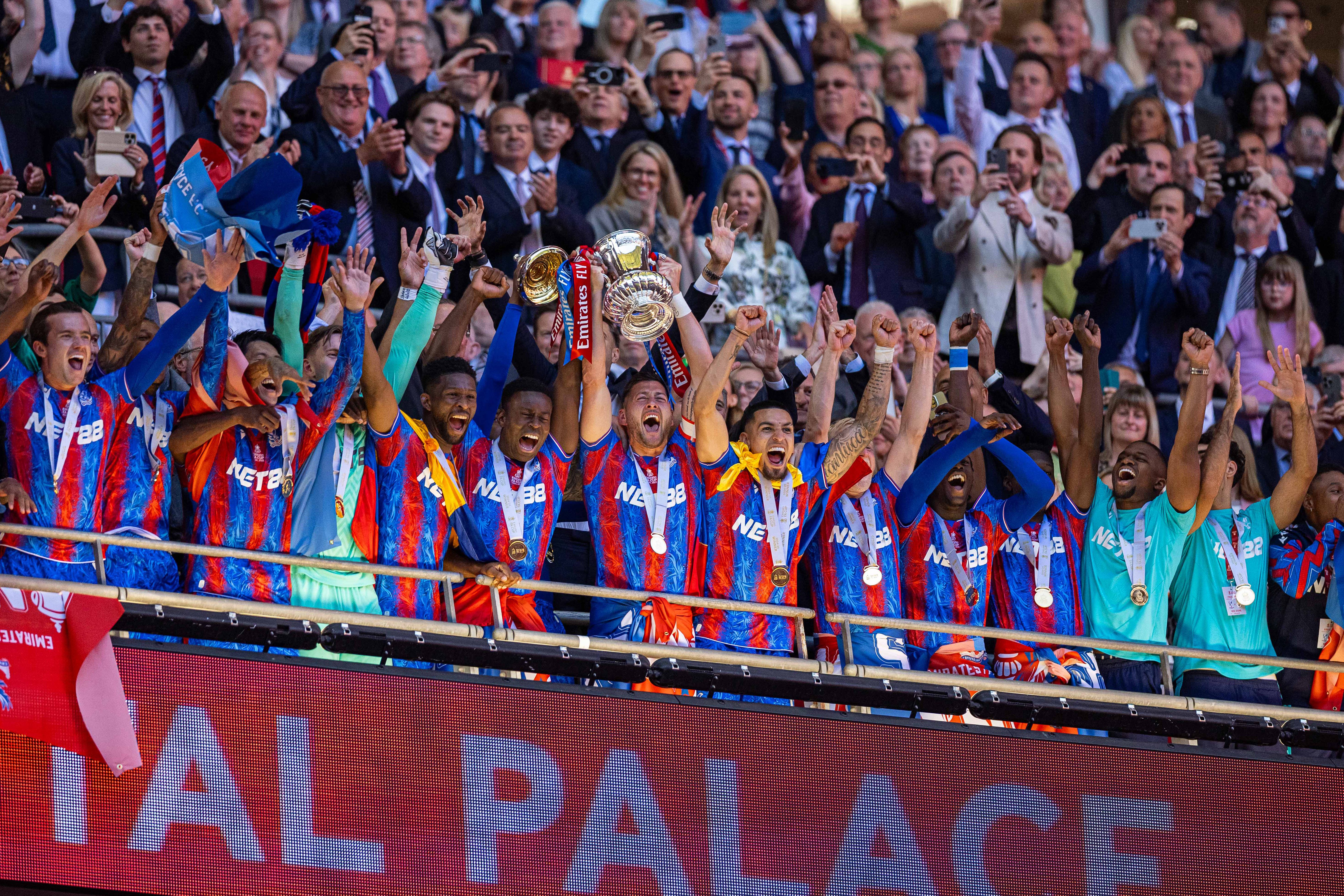 英格兰队全力备战半决赛,争夺决赛资格 英格兰队全力备战半决赛,争夺决赛资格