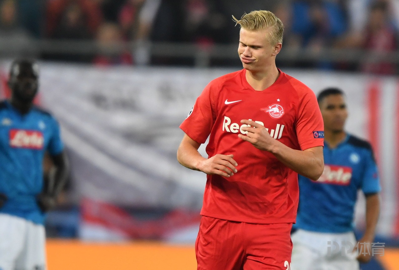 拉美足球联赛新秀崛起，传奇球星退役留下遗憾