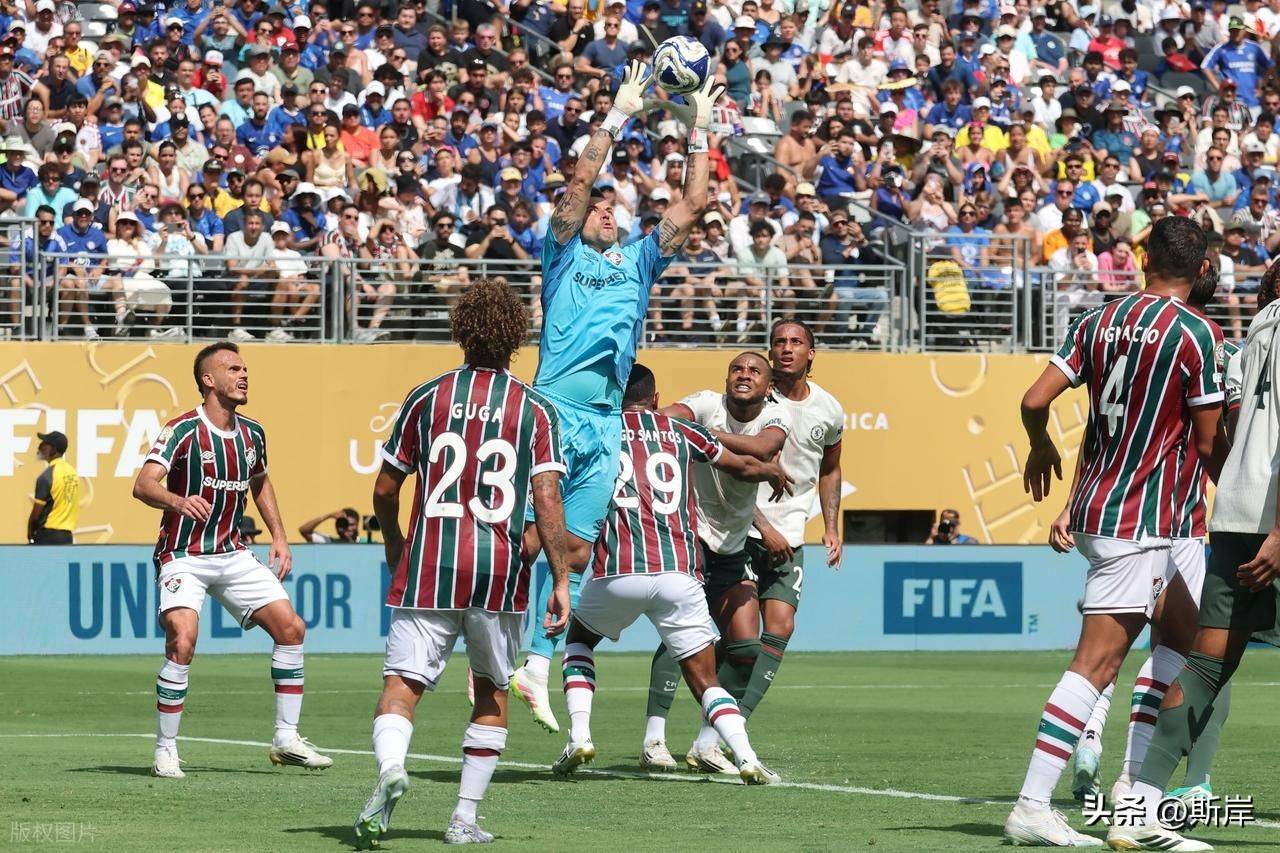 关于球员空接头球攻门射入制胜进球的信息 关于球员空接头球攻门射入制胜进球的信息