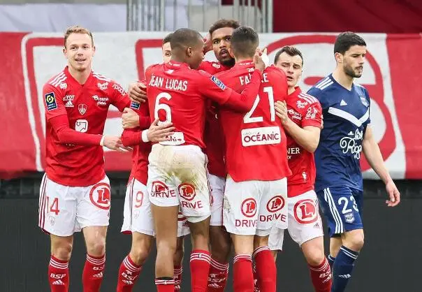 南特队再遭败绩,法甲排名继续下滑 南特队再遭败绩,法甲排名继续下滑