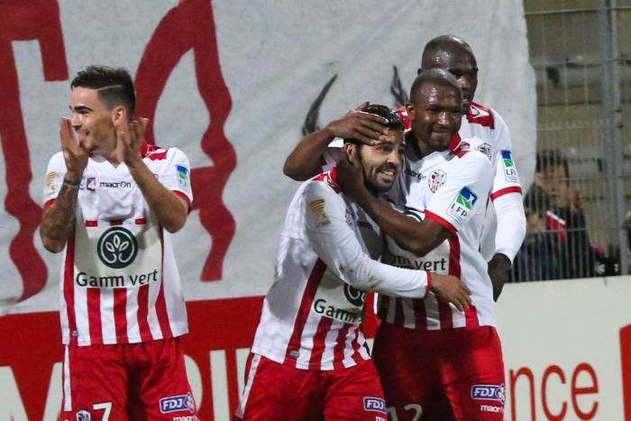 包含阿雅克肖客场击败巴黎FC,取得3分的词条 包含阿雅克肖客场击败巴黎FC,取得3分的词条