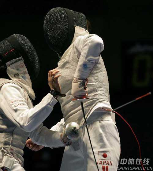 匈牙利女子击剑队火力全开,收获胜利 匈牙利女子击剑队火力全开,收获胜利