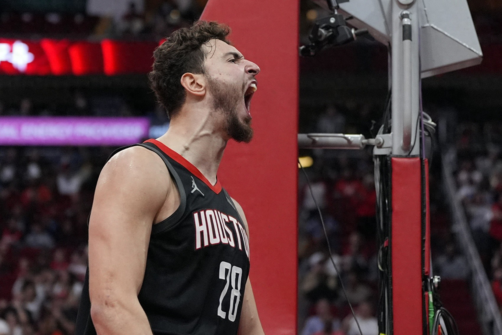 火箭后卫受伤意外影响球队赛季表现 火箭后卫受伤意外影响球队赛季表现