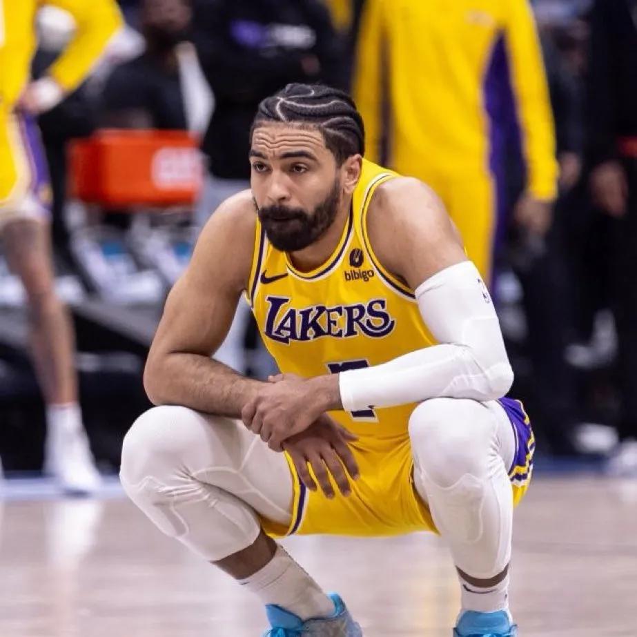 关于雄鹿中锋因伤缺席本周比赛,球队战绩或受影响的信息 关于雄鹿中锋因伤缺席本周比赛,球队战绩或受影响的信息