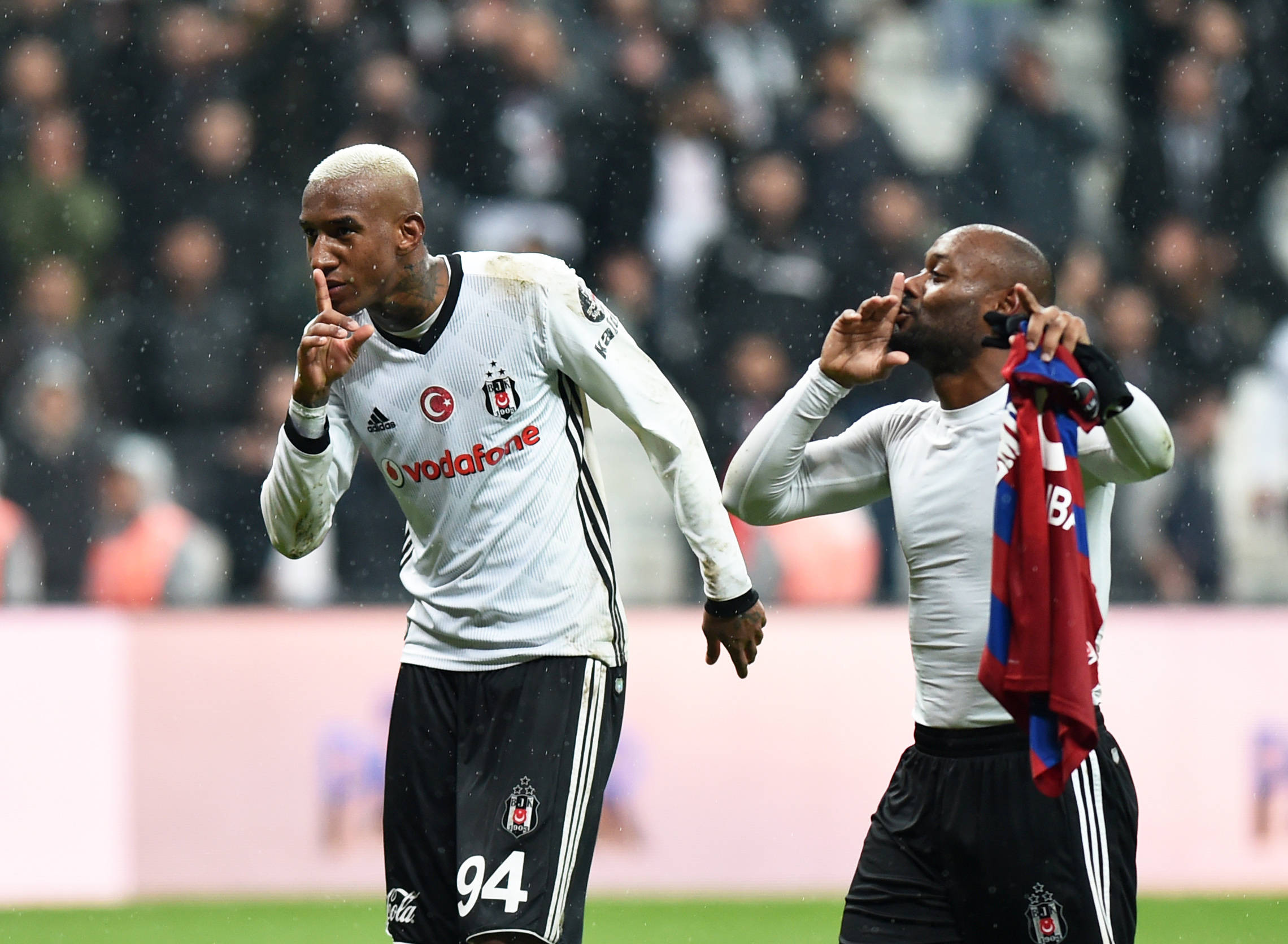 阿贾克斯展现出色团队合作,势不可挡的简单介绍 阿贾克斯展现出色团队合作,势不可挡的简单介绍