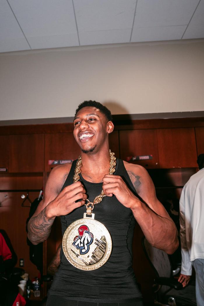 猛龙继续胜势,新秀表现抢眼获赞 猛龙继续胜势,新秀表现抢眼获赞