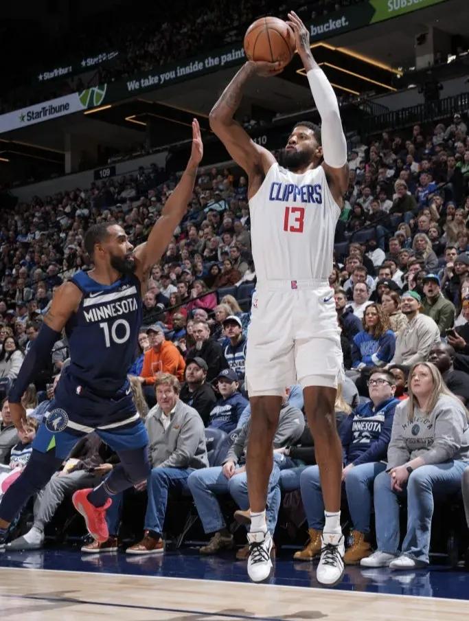 快船被逆转,乔治单核难解对手围剿的简单介绍 快船被逆转,乔治单核难解对手围剿的简单介绍