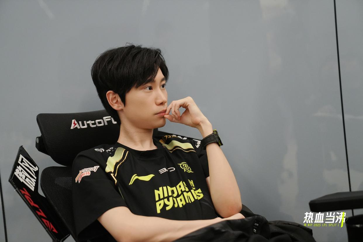 包含TES血洗BLG,Tarzan极限生还后反打宿命之战入围赛,成为赛场最大亮点的词条 包含TES血洗BLG,Tarzan极限生还后反打宿命之战入围赛,成为赛场最大亮点的词条