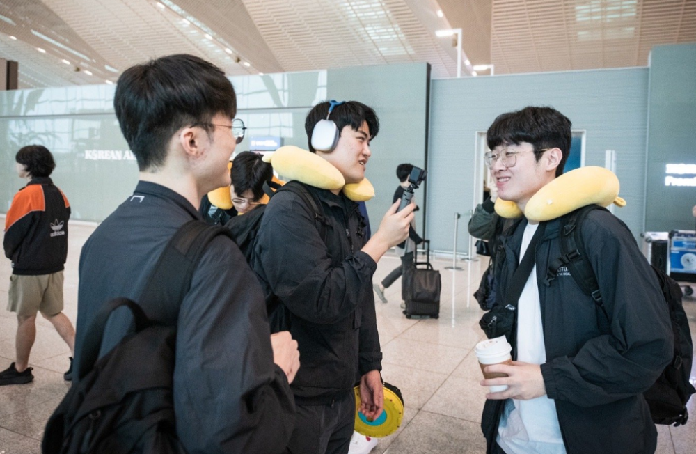 BRO碾压MAD,Zeus操刀奇招英雄翻盘激烈交锋全球总决赛,让粉丝疯狂欢呼 BRO碾压MAD,Zeus操刀奇招英雄翻盘激烈交锋全球总决赛,让粉丝疯狂欢呼