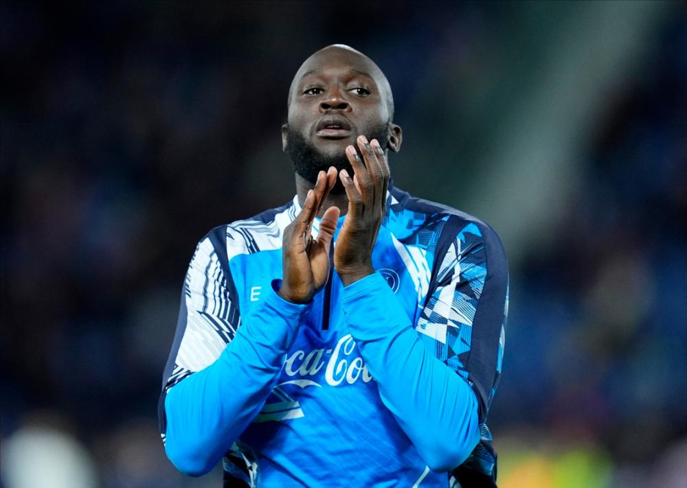 那不勒斯客场战平,未能取得胜利 那不勒斯客场战平,未能取得胜利