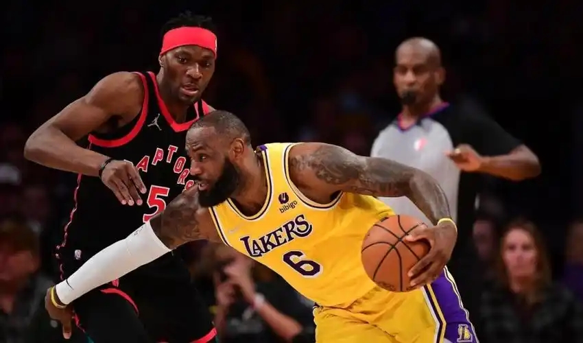 76人不敌湖人遭遇四连败 76人不敌湖人遭遇四连败