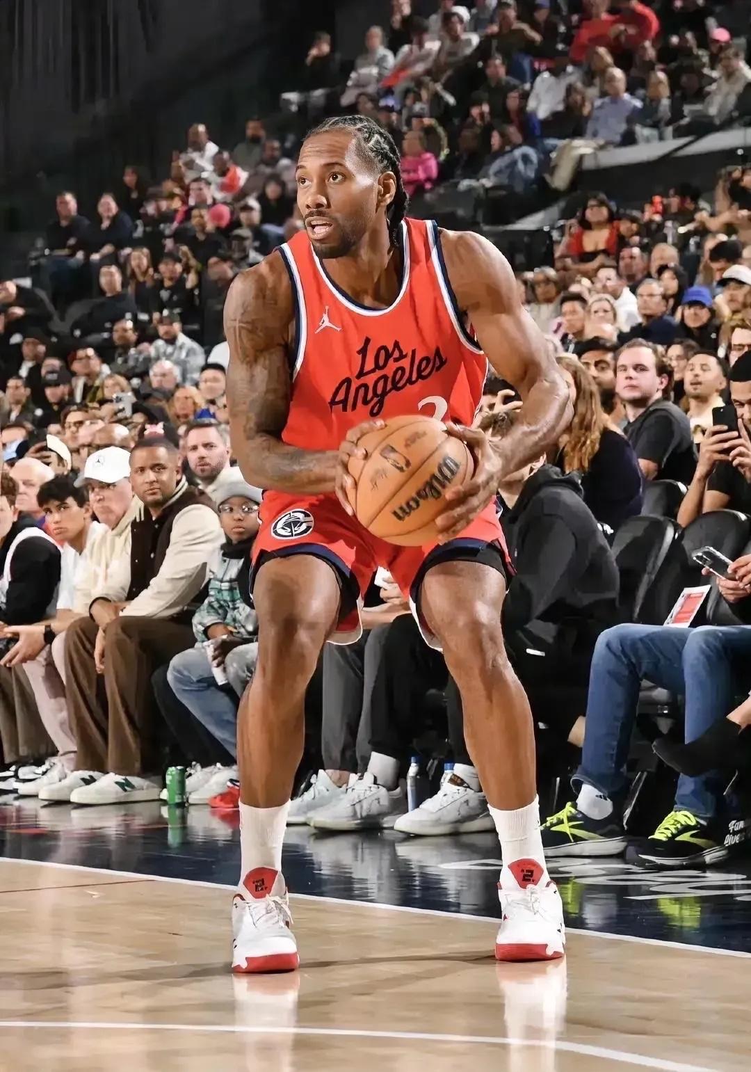 快船主场击败骑士,莱昂纳德砍下40分的简单介绍 快船主场击败骑士,莱昂纳德砍下40分的简单介绍