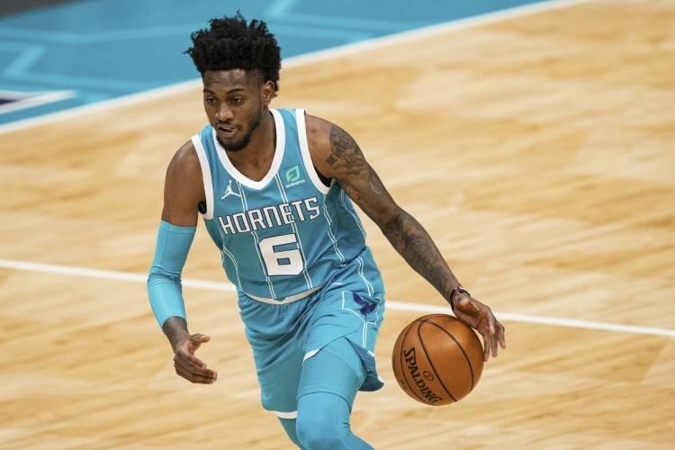 关于黄蜂队签下火箭队后卫,意图提升外线进攻的信息 关于黄蜂队签下火箭队后卫,意图提升外线进攻的信息